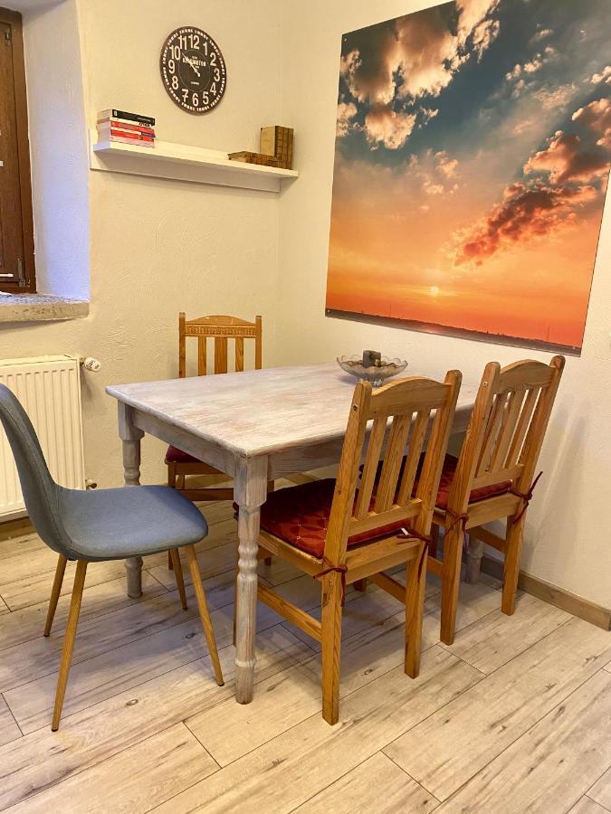 Eifelstein, Apartment Mit Whirlpool Und Ofen 克罗嫩堡 外观 照片